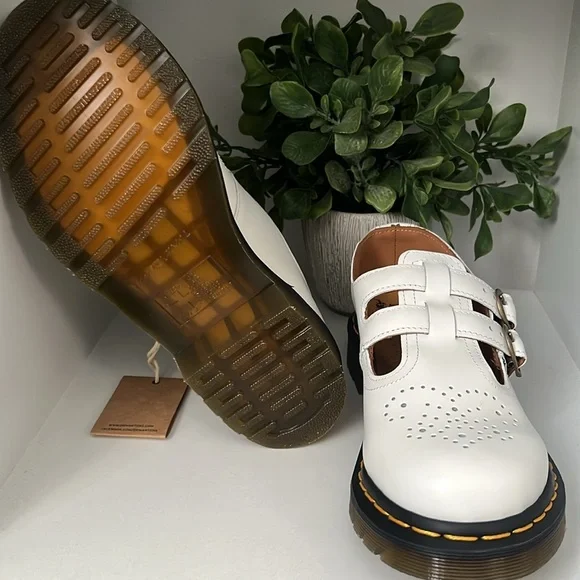 Dr. Martens Women's 8065 Mary Jane - Picture 5 of 11